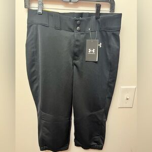Women’s Under Armour Black Softball Pants Cropped size M New w/tag